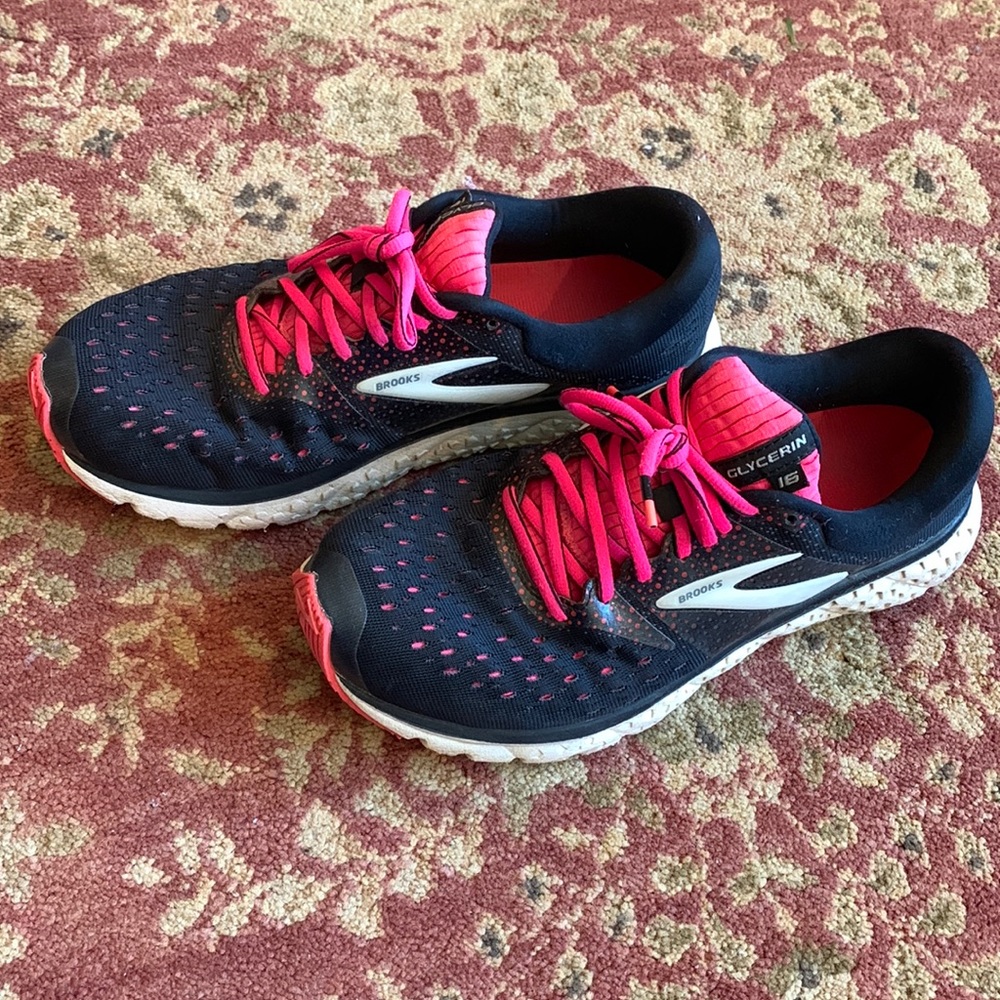 Brooks Glycerin 16 black/pink running shoes